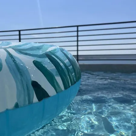 Theview 1 Apartment *