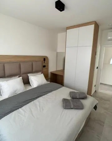 Theview 1 Apartment *