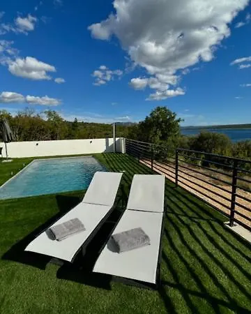 Theview 1